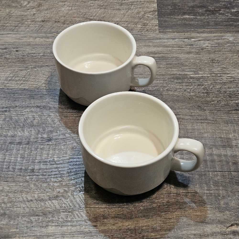 Two Diversified Polar White Heavy Duty Stackable Coffee Mugs 14oz